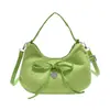 Bolso Retro de Ante tipo Dumpling Estilo Coreano Ins2026 Modelo Nuevo para Compras y Viajes, Bolso de Hombro Versátil con Lazo