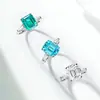 Anillo de Plata de Ley S925 para Mujer con Aguamarina de Corte Esmeralda, Circonita 5A, Anillo de Diamante de Alto Carbono, Diseño de Nicho con un Sentido de Sofisticación