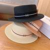 Sombrero de paja blanco elegante de estilo francés para verano, con parte superior plana, para mujer, para vacaciones en la playa, sombrero de copa informal sencillo y combinable.