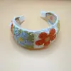 Diadema tejida bordada de colores frescos y pequeños para niña, con cara pequeña y parte superior de cráneo alto, flor, diadema de ala ancha que combina con todo, accesorio para el cabello