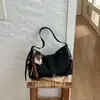 Bolso tipo cubo retro estilo coreano para mujer, nueva colección otoño/invierno 2026, bolso de hombro moderno y minimalista, bolso cruzado de nicho para el día a día