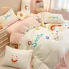 Juego de cuatro piezas de terciopelo de leche para niños, juego de tres piezas de sábana y funda de edredón de terciopelo coral para invierno, estilo de sábana de franela polar