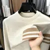 Suéter de Punto con Cuello Redondo y Tres Rayas de Lujo Ligero para Hombre, Nuevo Estilo Otoño, Transpirable, Suelto, de Manga Larga, Jersey para Hombres de Mediana Edad