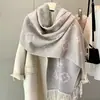 Outono/Inverno 2026 Cachecol Xale Feminino Quente de Luxo Clássico com Padrão Saturno, Espesso, de Faux Cashmere, Dupla Face