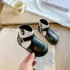 Botines retro estilo bosque con hebillas metálicas y cremalleras laterales, nueva moda coreana otoño 2026 para niñas, de suela suave, con bloques de color y elegantes