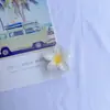 Pinza para el pelo de estilo vacacional romántico y colorido, popular transfronteriza, con flor de plumeria, accesorio floral fresco para el cabello para mujer