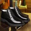 Zapatos de Cuero Wenzhou para Hombre Invierno 2025 Formal de Negocios de Caña Alta Marrón Terciopelo Británico Engrosados Cálidos Zapatos de Cuero para Personas de Mediana Edad y Mayores