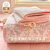 2026 Nuevo Modelo Cubre Cama Individual Acolchado de Gasa de Doble Capa Estampada de Kapok Juego de Tres Piezas