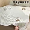 Esterilla Refrigerante de Hielo de Seda con Semillas de Frijol para Verano Modelo Nuevo 2026, Lavable a Máquina, Esterilla Suave de Verano con Efecto Refrigerante, Estilo Sábana, Clase A, Adecuado para Madres y Bebés