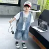 Conjunto de Verão Masculino de Manga Curta, Roupa de Trabalho Infantil, Novo Colete Jeans para Bebê 2026, Conjunto de Três Peças de Verão