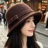 Chapéu de Feltro de Lã para Outono Inverno Chapéu Bucket Feminino Chapéu Bowler Retrô Chapéu de Bacia Quente Chapéu de Moda Versátil para Meia-idade e Idosos Atacado
