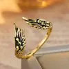 Anillo ajustable de alas de ángel transfronterizo, tallado de plumas en oro antiguo, anillo de estilo vintage, joyería retro de lujo ligero