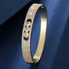 Pulsera de Banda Ancha Geométrica Cruzada Incrustada con Circonita Lujo Ligero de Gama Alta Moda Temperamento Banquete Viaje Regalo Pulsera Versátil
