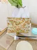 Bolso de Cosméticos Bordado Fresco Transfronterizo de Gran Capacidad Bolsa para Lápices de Viaje Bolsa de Almacenamiento para Cuidado de la Piel Bolso de Mano Portátil