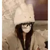 Sombrero de Cubo Peludo Blanco Lindo con Orejas de Conejo para Mujer, Sombrero Cálido de Invierno que Hace que la Cara Parezca Más Pequeña, Dulce Sombrero de Punto para Proteger las Orejas