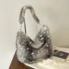 Elegante Bolsa de Tote de Felpa Xiaomi de Gran Capacidad y Alto Valor para Mujer 2026 Otoño Nuevo Bolso Retro de Hombro Único Bolso para Viajes