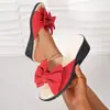 Nuevas pantuflas de verano con suela gruesa y lazo, a la moda y versátiles, elegantes para mujer, estilo europeo y americano 2026, talla grande, casual
