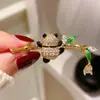 Broche Lindo de Panda Estilo Chino para Mujer, Accesorio de Traje de Gama Alta, Broche que Simboliza el Progreso Continuo, Pin Antideslumbrante al por Mayor