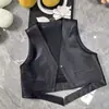 2026 Outono Inicial Novo Estilo Colete de Couro Feminino Curto Sem Mangas Regata Gilet Slim Fit Valoriza o Corpo Versátil Tendência Top