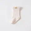 Meias de Bebê Inverno Engrossadas Estilo Outono e Inverno para Bebê Meias Quentes de Coral Fleece Meias de Inverno para Recém-Nascido Meia-Calça Média Sem Costura