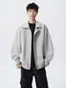 Chaqueta casual de trabajo para hombre, nueva colección primavera/otoño 2026, elegante y versátil, corte holgado, con cremallera y diseño de patchwork, y características cortavientos