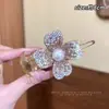 Presilha de Cabelo Flor de Strass Exquisita e de Alta Qualidade para Rabo de Cavalo Alto, Acessório de Cabelo para Coque, Presilha de Tubarão para Mulheres