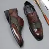 Zapatos de hombre estilo brogue vintage desgastado, zapatos oxford con cordones y punta fina, zapatos de cuero formales de negocios, zapatos de cuero para padrinos de boda, en stock