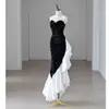 Vestido Tubinho Preto de Um Ombro Estilo Fada Pura Luxúria com Cintura Elegante Emagrecedora Saia Assimétrica