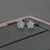 Pendientes de botón con forma de flor mini chapados en plata S925 para mujer, de plata lisa, con forma de hueso de oreja, temperamento de estudiante, combina con todo, frescos y pequeños accesorios para las orejas