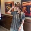 Camiseta de Manga Corta Off-Shoulder Estilo Chanel para Mujer, Verano 2025 Nuevo Casual Versátil Petite Delgado Top Ins