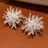 Pendientes de Flor de Perla con Circonita Incrustada de Diamantes de Lujo, Pendientes de Moda de Lujo Ligero y Gama Alta, Pendientes de Estilo Europeo y Americano con un Diseño de Nicho