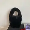 Otoño 2025 Nuevo Bolso Cubo de Moda Nicho Peluche Lindo Bolso de Mano para Mejorar la Apariencia Bolso de Mano Estilo Occidental Bolso Casual