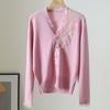 Suéter de Tricô com Renda Patchwork Inspirado em Design de Moda de Hong Kong e Americano Outono/Inverno 2026 Top Único e Bonito Feminino