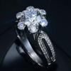 Anillo Copo de Nieve Pétalo Grande, Súper Exhibición de Pétalos de Diamante, Juego de Diamantes, Anillo de Diamantes Brillantes, Anillo de Boda para Mujer Chapado en Oro Blanco