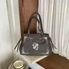 2026 Nuevo Bolso de Mano Retro de Gama Alta Bordado de Gamuza Bolso de Hombro Único Moda para Viajes Cotidianos Bolso de Axila