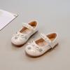 Sapatos de Couro com Pérolas para Meninas 2025 Primavera e Outono Novo Estilo Coreano Infantil Solado Macio Mais Fáceis de Combinar Sapatos de Princesa com Laço para Meninas Pequenas