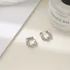 Ear Cuffs Geométricos Inspirados en el Diseño para Otoño e Invierno para Mujer, Simples y de Nicho, Lujo Ligero, Modernos, Versátiles, Galvanizados Ecológicos, Venta al por Mayor desde la Tienda
