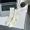 Calcetines de Punto de Color Sólido con Rayas Verticales para Otoño e Invierno, Diseño de Nicho Versátil, Calcetines Casuales Deportivos de Algodón Estilo Ins, Calcetines de Moda