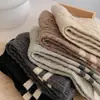 Calcetines de Lana para Mujer de Primavera y Otoño, Engrosados y Cálidos, con Diseño de Trenza, de Longitud Media hasta la Pantorrilla, Estilo Universitario Japonés, Calcetines Holgados Versátiles de Doble Raya