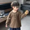 Camiseta de manga larga para niño, top infantil fresco y elegante de imitación dos piezas, nuevo modelo primavera y otoño 2026, camiseta básica para niño
