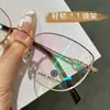 Elegantes Armazones para Gafas de Prescripción Cat-Eye para Mujer, Delicados Armazones Negros Finos con un Toque de Alta Gama, Versátiles para el Trayecto Diario, Modernos Lentes con Bloqueo de Luz Azul