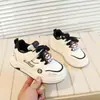 Zapatos para Niñas 2026 Primavera/Otoño Nuevos Zapatos Deportivos Infantiles Suela Suave Zapatos Blancos para Niñas Zapatos de Patineta Casuales para Niños Grandes