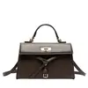 Bolso de mano de moda con hebilla de cierre de estilo simple y elegante, patrón de lichi, nuevo y elegante bolso tipo Kelly para mujer, bolso cruzado para mujer