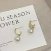 Colgante de Perla de Lujo Ligero de Nicho para Mujer, Pendientes Elegantes de Alta Gama para Influencers, Nuevos Pendientes y Accesorios de Moda de Tendencia 2026