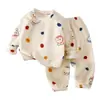Conjunto de Terciopelo Grano de Nieve para Niños Mayores, Ropa de Casa Cálida para Niñas Otoño e Invierno, Pijamas Gruesos con Forro de Felpa para Niños Venta al por Mayor