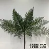 Plantas Verdes Artificiais Estilo Floresta, como Vara-de-ouro, Pinheiro, Grama-de-coral, Etc., para Decoração de Sala de Estar Interna e Arranjos de Casamento ao Ar Livre
