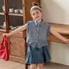Nuevo Conjunto de Verano para Niñas 2026: Conjunto de Dos Piezas para Bebé Niña: Camisa de Cuadros con Mangas Voladas + Falda Corta de Mezclilla