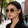 Óculos de Sol Quadrados Simples e Modernos Estilo Coreano, Unissex, com Design Único de Rebite, Proteção Solar para Uso Externo, Óculos Versáteis