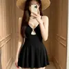 [3 colores] Nuevo traje de baño rojo de una pieza estilo coreano para mujer, diseñado para cubrir el abdomen, crear un efecto adelgazante y exudar un look sofisticado, perfecto para aguas termales
