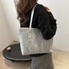 Bolso de gran capacidad para mujer, nuevo 2024, hermoso bolso de hombro de estilo occidental, moderno e informal, bolso de mano para el trabajo.